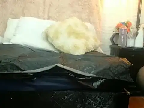 Snapshot of hairy_pussywet chatting on 01.25.25 hairy pussywet online show from 01.25.25