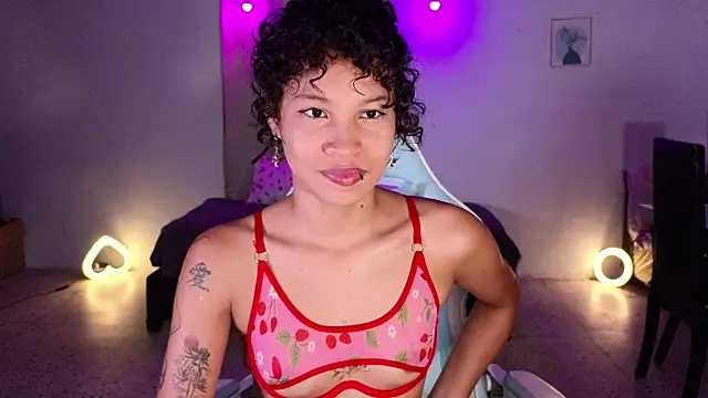 Peggy Funn online show from 09.17.25