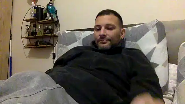 Snapshot of goroasroma90 chatting on 11.26.25 goroasroma90 online show from 11.26.25