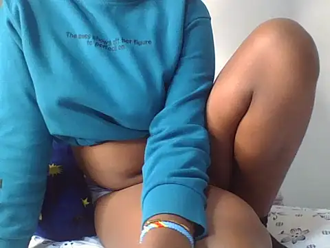 Snapshot of prettynina chatting on 04.28.26 prettynina online show from 04.28.26