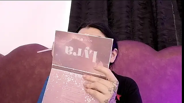 sophy rock online show from 04.18.26