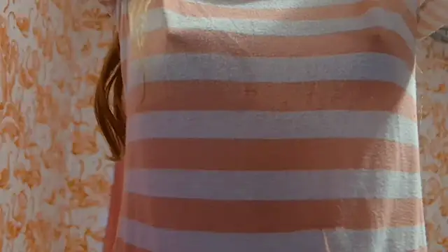 strawberrysmoothie online show from 10.26.25