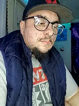 Snapshot of Spunonymous chatting on 03.01.25 Spunonymous online show from 03.01.25