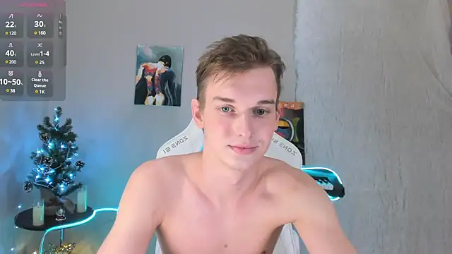 Snapshot of 4ever_dude chatting on 01.04.25 4ever dude online show from 01.04.25