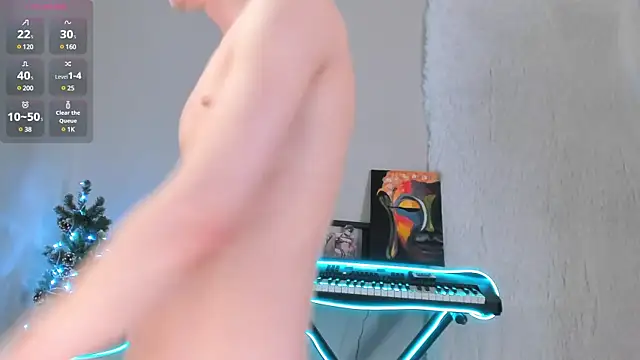 Snapshot of 4ever_dude chatting on 01.06.25 4ever dude online show from 01.06.25