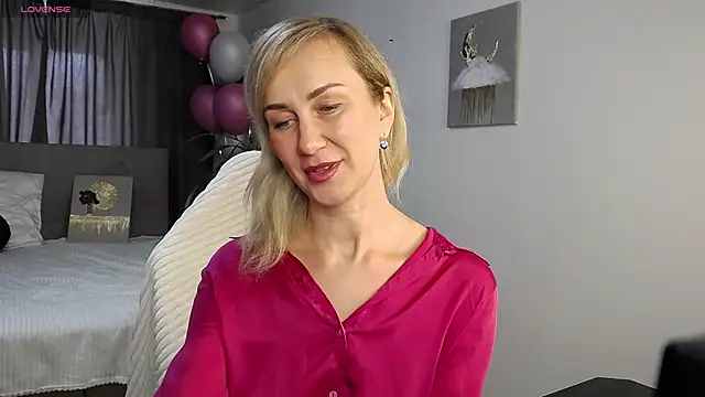 Vanessa Nowak online show from 03.06.25