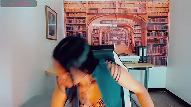 khiara moretti online show from 01.04.25