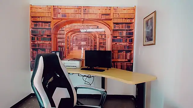 khiara moretti online show from 01.05.25