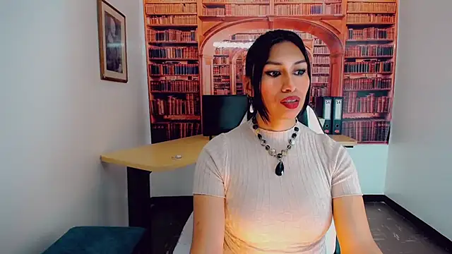 khiara moretti online show from 01.07.25