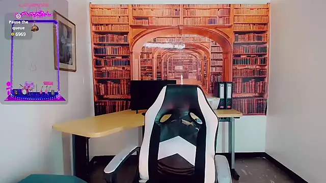 khiara moretti online show from 01.08.25