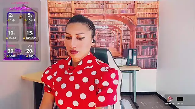 khiara moretti online show from 02.06.25