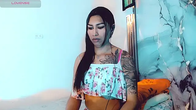 khiara moretti online show from 10.03.25