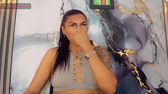 khiara moretti online show from 04.20.26