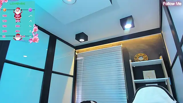 Agathaargent  online show from 12.12.24