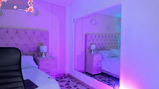 Agathaargent  online show from 10.16.25