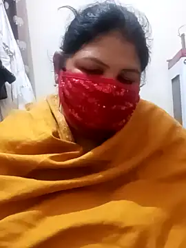 Snapshot of Shoni__ chatting on 12.15.24 Shoni online show from 12.15.24