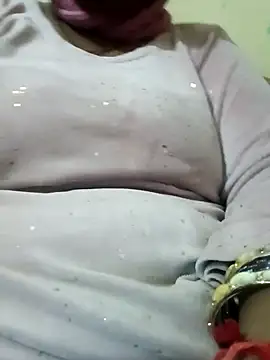 Snapshot of Shoni__ chatting on 12.15.25 Shoni online show from 12.15.25