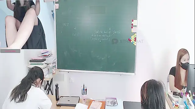 Snapshot of _Math_ chatting on 10.28.25 Math online show from 10.28.25