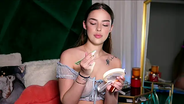 ScarletColes online show from 04.02.26