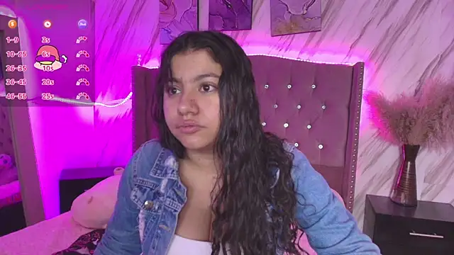 Snapshot of Miaa_Smiith1 chatting on 12.07.24 Miaa Smiith1 online show from 12.07.24