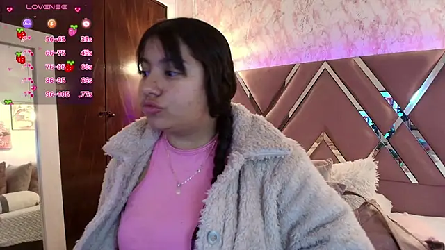 Snapshot of Miaa_Smiith1 chatting on 02.05.25 Miaa Smiith1 online show from 02.05.25