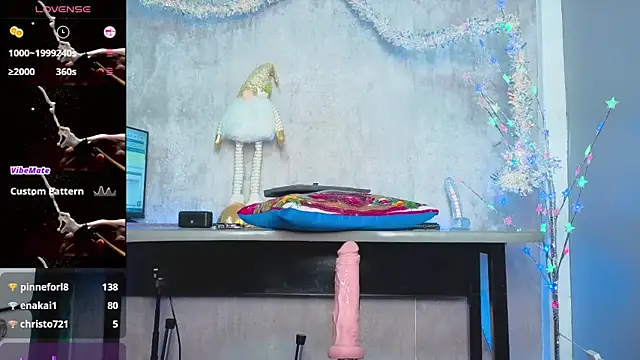 antonela83 online show from 12.13.25