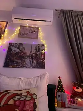 EvelynFrances online show from 12.25.24