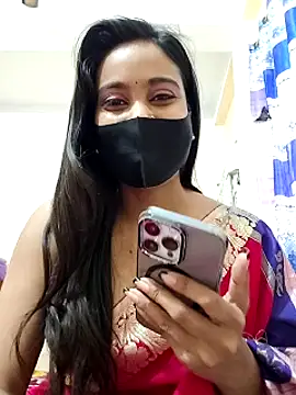 Snapshot of SimaRoy- chatting on 02.19.25 SimaRoy- online show from 02.19.25