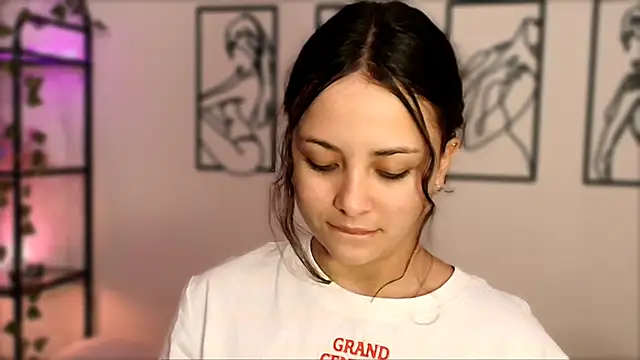 Megan Rodrigo online show from 10.07.25