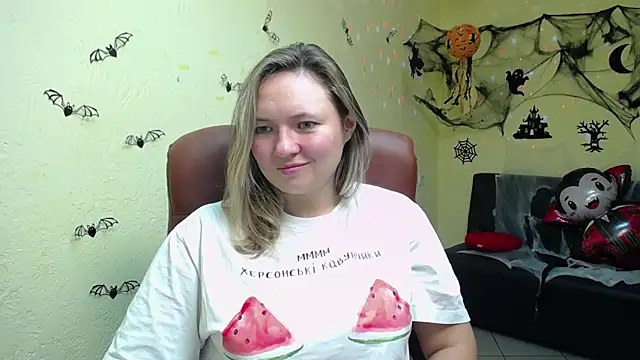 Snapshot of SallyVerda chatting on 11.03.25 SallyVerda online show from 11.03.25