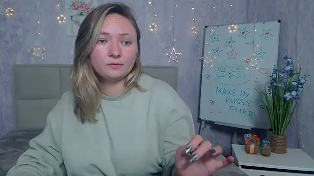 Snapshot of SallyVerda chatting on 11.11.25 SallyVerda online show from 11.11.25