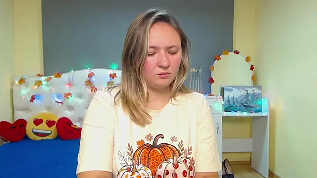 Snapshot of SallyVerda chatting on 11.12.25 SallyVerda online show from 11.12.25