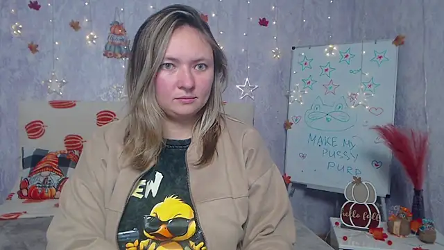 Snapshot of SallyVerda chatting on 11.13.25 SallyVerda online show from 11.13.25