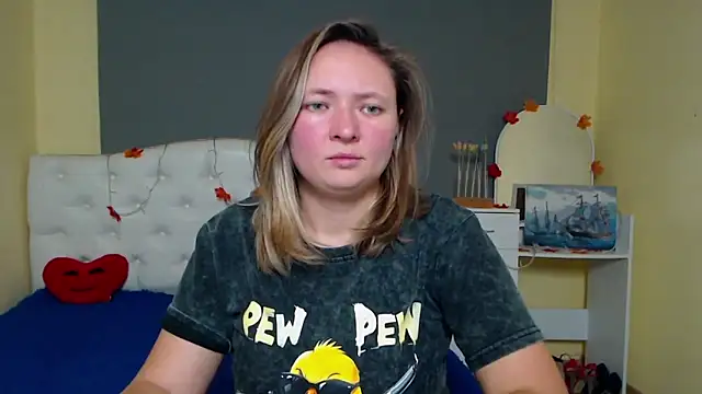 Snapshot of SallyVerda chatting on 11.22.25 SallyVerda online show from 11.22.25