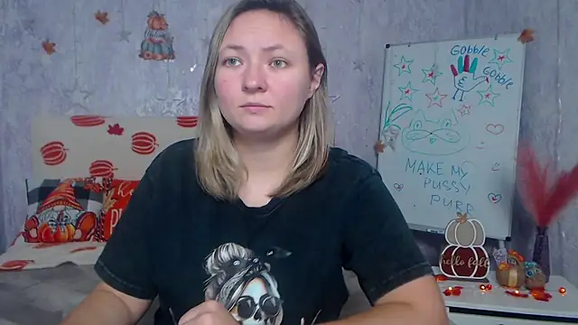 Snapshot of SallyVerda chatting on 11.28.25 SallyVerda online show from 11.28.25