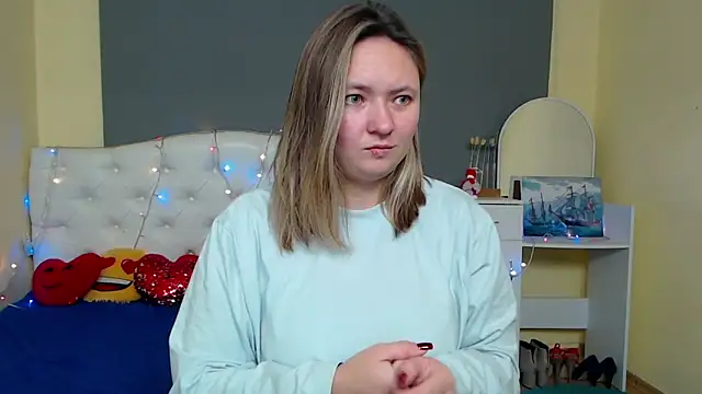 Snapshot of SallyVerda chatting on 12.03.25 SallyVerda online show from 12.03.25