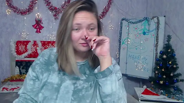 Snapshot of SallyVerda chatting on 12.04.25 SallyVerda online show from 12.04.25