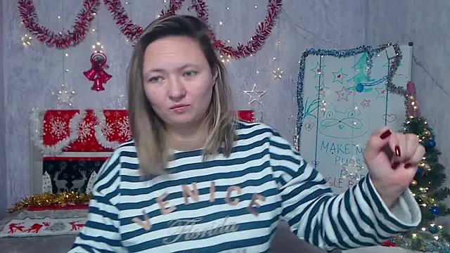 Snapshot of SallyVerda chatting on 12.05.25 SallyVerda online show from 12.05.25