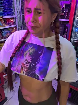 Amber Martins  online show from 02.19.25