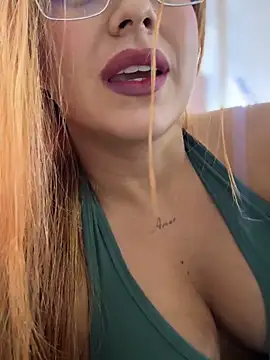 Amber Martins  online show from 02.03.26