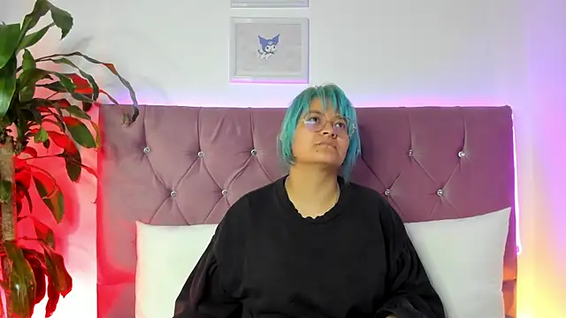 lucky-leah online show from 02.22.25