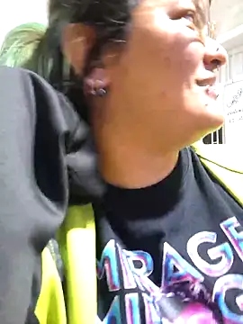 lucky-leah online show from 11.15.25