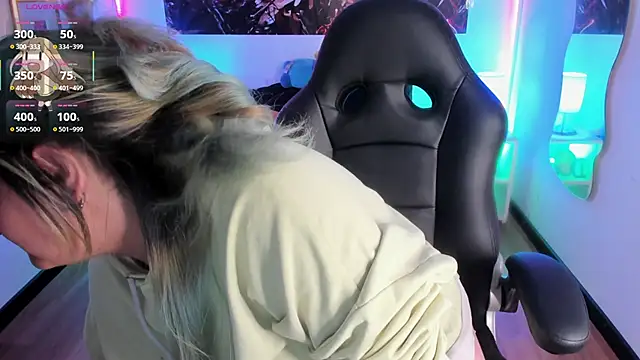 lucky-leah online show from 11.25.25