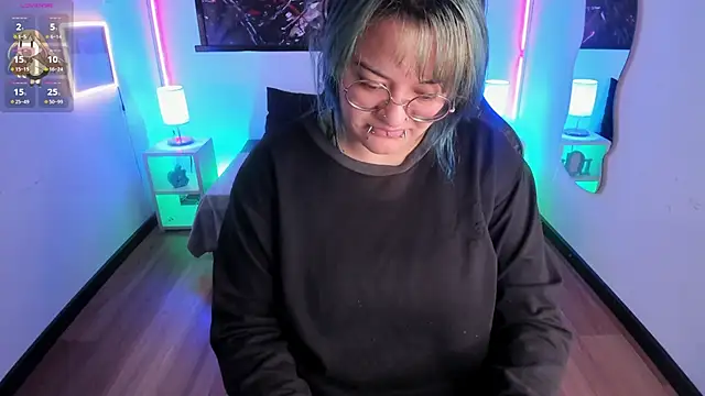 lucky-leah online show from 04.03.26