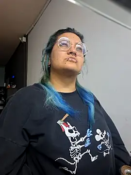 lucky-leah online show from 04.07.26