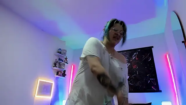 lucky-leah online show from 04.19.26