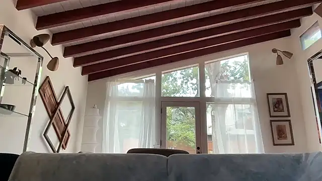 YUMIandbigWOLF online show from 09.25.25