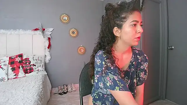 Snapshot of arteverena chatting on 12.30.24 arteverena online show from 12.30.24