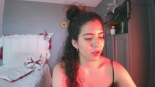 Snapshot of arteverena chatting on 12.31.24 arteverena online show from 12.31.24