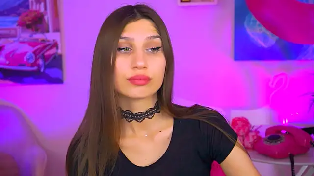 Snapshot of MollyPerry chatting on 12.03.24 MollyPerry online show from 12.03.24